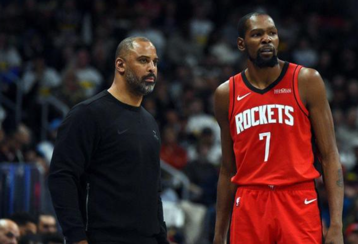 开云APP-火箭大逆转！杜兰特天神下凡轰39分，申京6犯离场，戈贝尔10罚2中