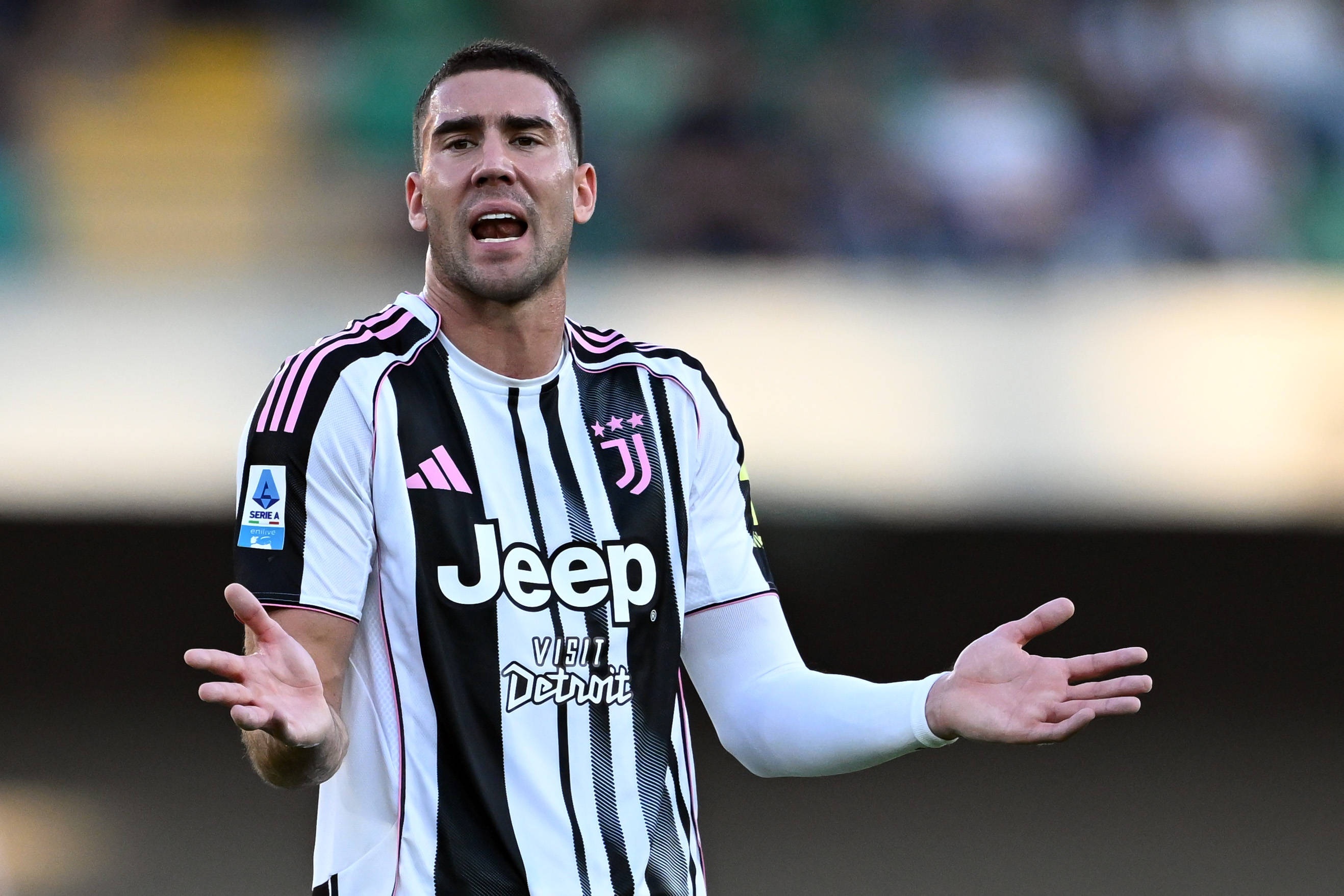 开云体育-米体：尤文希望弗拉霍维奇降薪50%，从600万欧起步外加一系列奖金